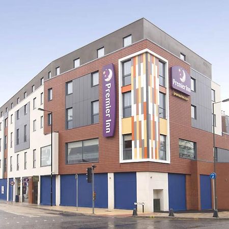 Premier Inn แคมเบอร์ลีย์ ภายนอก รูปภาพ