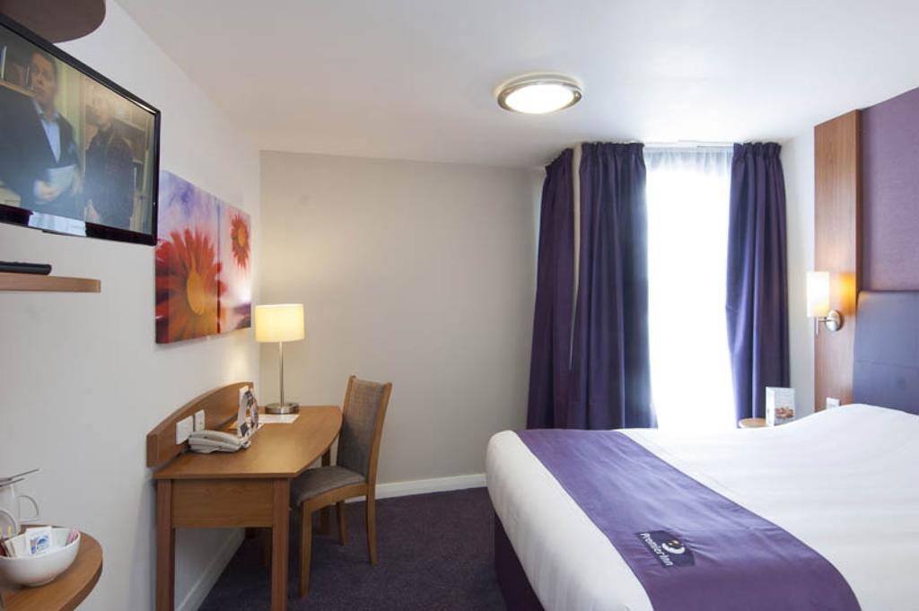 Premier Inn แคมเบอร์ลีย์ ห้อง รูปภาพ
