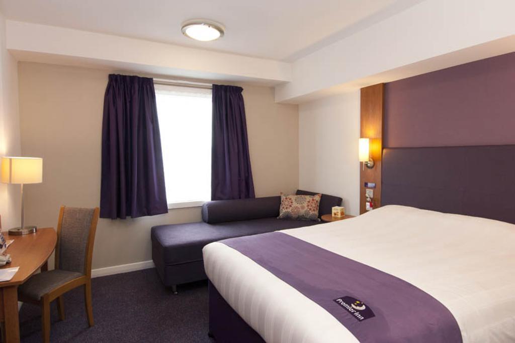 Premier Inn แคมเบอร์ลีย์ ห้อง รูปภาพ