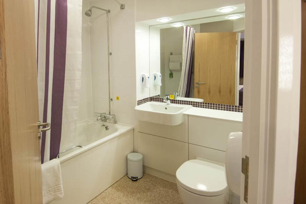 Premier Inn แคมเบอร์ลีย์ ห้อง รูปภาพ