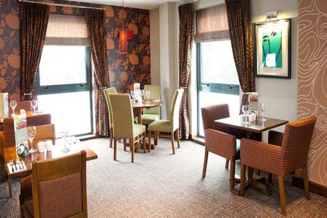 Premier Inn แคมเบอร์ลีย์ ภายนอก รูปภาพ