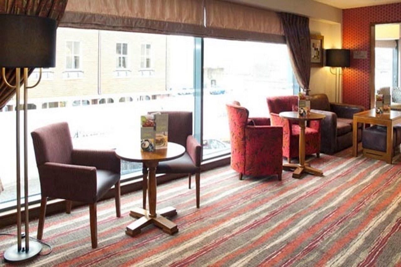 Premier Inn แคมเบอร์ลีย์ ภายนอก รูปภาพ