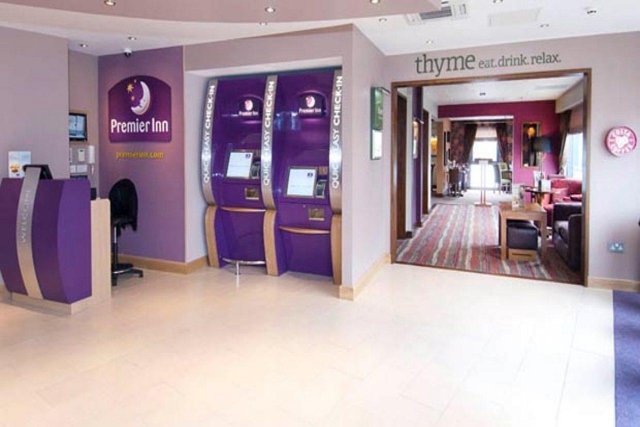 Premier Inn แคมเบอร์ลีย์ ภายนอก รูปภาพ
