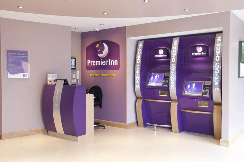 Premier Inn แคมเบอร์ลีย์ ภายนอก รูปภาพ